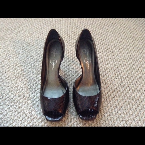 Jessica Simpson brown open toed pumps