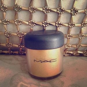 SOLD in Bundle - MAC Pigment in Gold