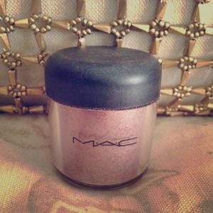 SOLD in Bundle - MAC Pigment in Mauvement