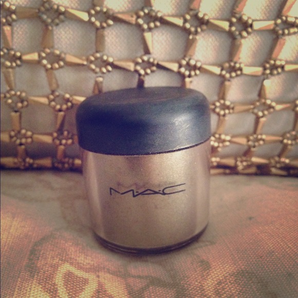 SOLD in Bundle - MAC Pigment in Copperized