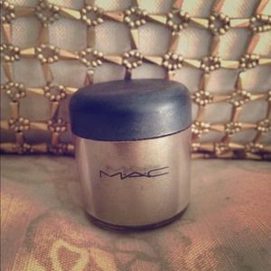 SOLD in Bundle - MAC Pigment in Copperized