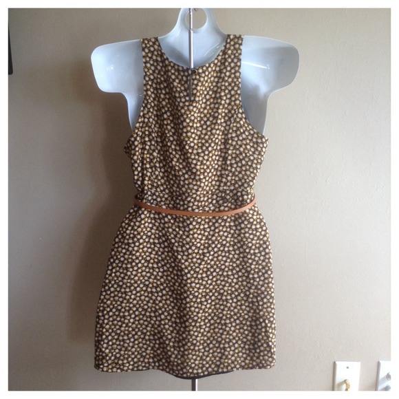 Apple Print Dress. - Picture 3 of 4