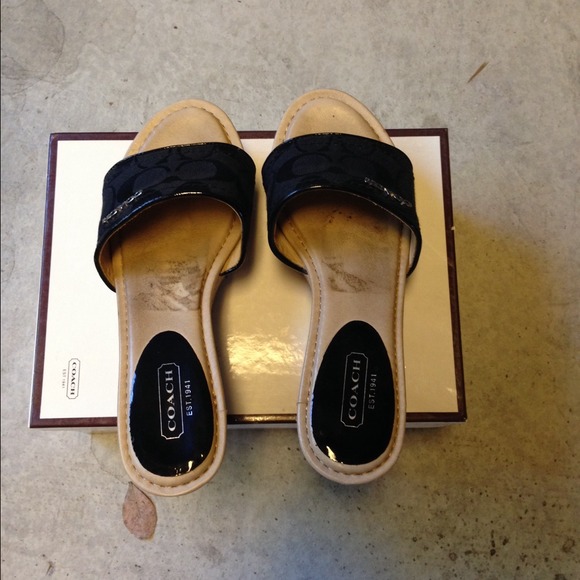 🌟 SOLD 🌟 Authentic Coach Sandals