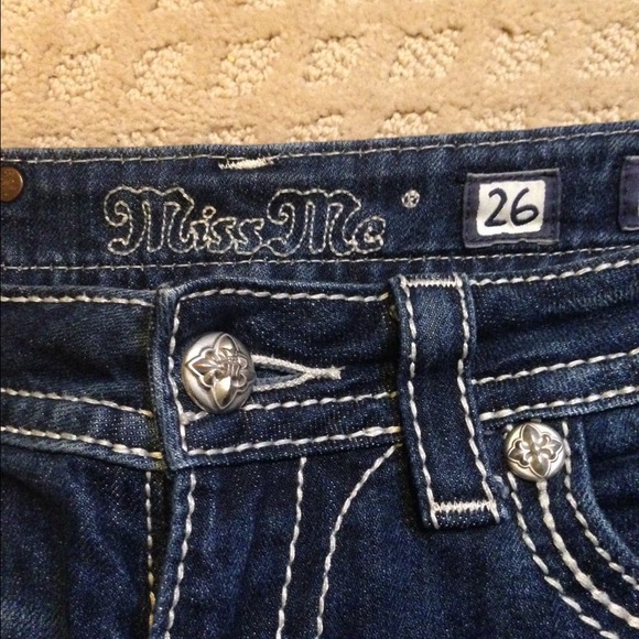 Miss Me Bermuda denim shorts - Picture 2 of 4