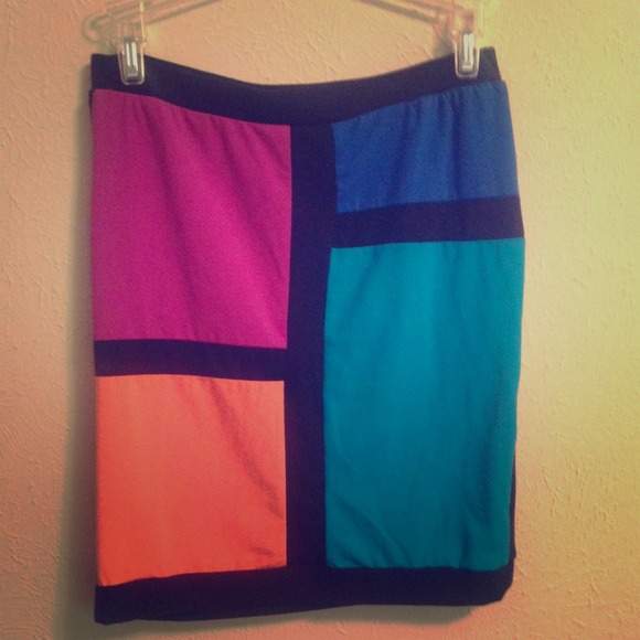 ❌SOLD❌NWOT Color block mini skirt