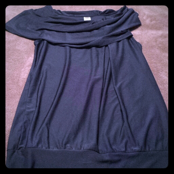 Stretchy navy dressy top