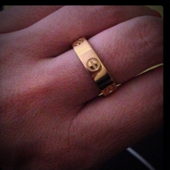 Bundle of 2 gold tone screw rings size 7