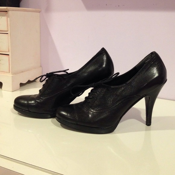 nine west oxford heels