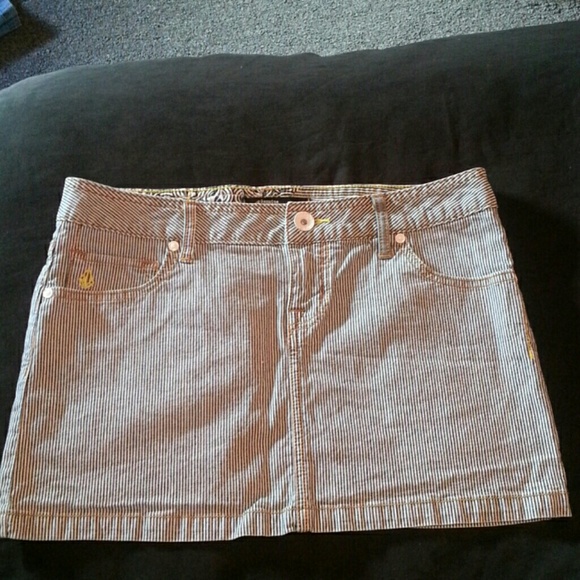 Volcom skirt - Picture 1 of 4