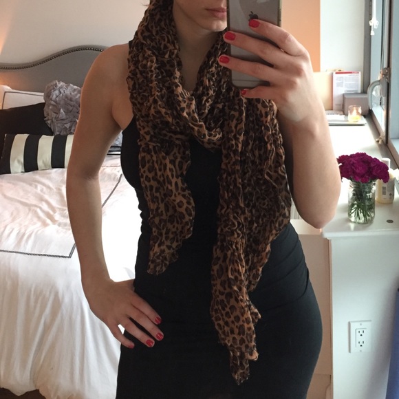 Leopard scarf