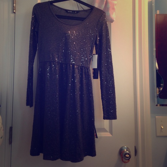 Brand new sequins dress - Picture 1 of 2