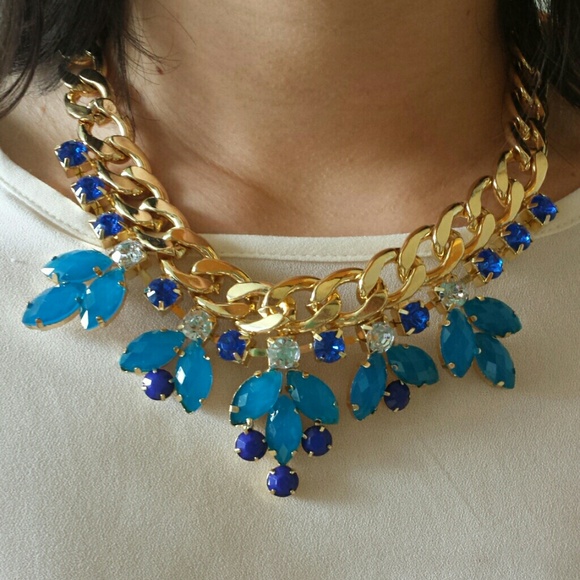 Statement necklace