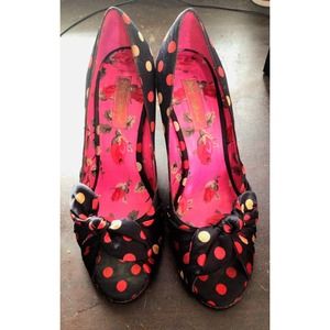 Vintage Betsy Johnson polka dot pumps!