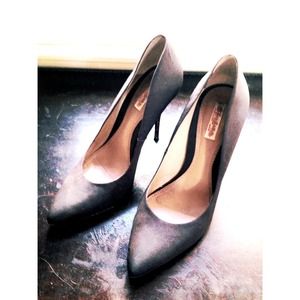 Sexy stilettos grayish purple barely worn!