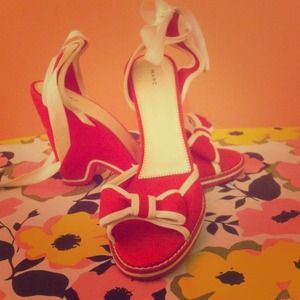 Marc Jacobs red and white bow wedges. Size 9