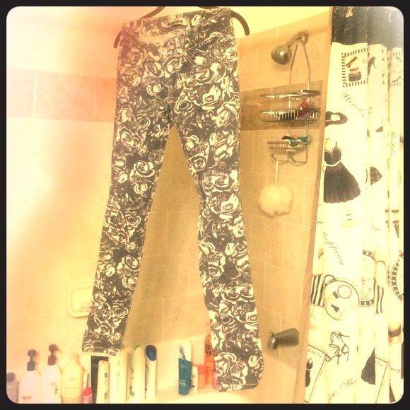 Grey and white flower Dollhouse skinny jeans