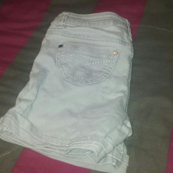 Grey summer shorts - Picture 2 of 3