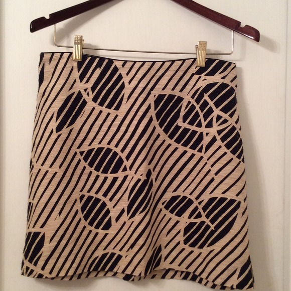 Kenneth Cole 100% Silk Skirt