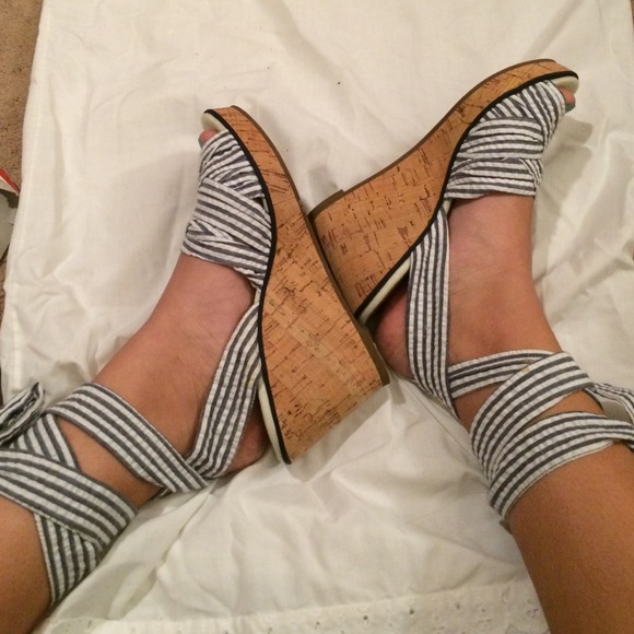 🎀REDUCED PRICE🎀 Sperry Wedges - Picture 2 of 4