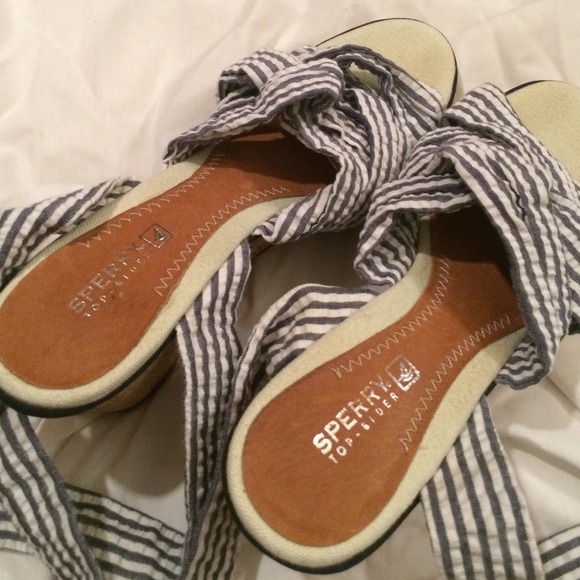 🎀REDUCED PRICE🎀 Sperry Wedges - Picture 3 of 4