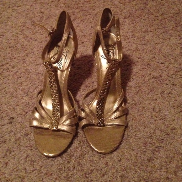 Gold Fergie Heels!
