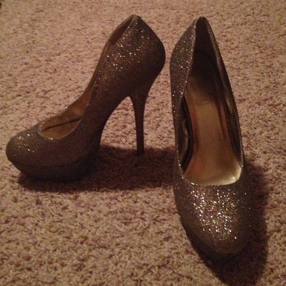 Stunning Super Glittery Heels!