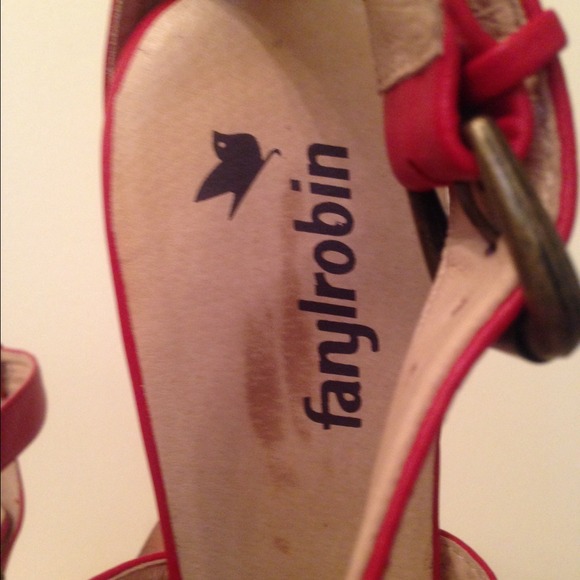 Farylrobin 'Omari' Red Leather Platform Sandals - Picture 4 of 4