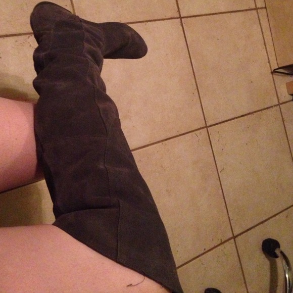 Boots - Picture 2 of 3