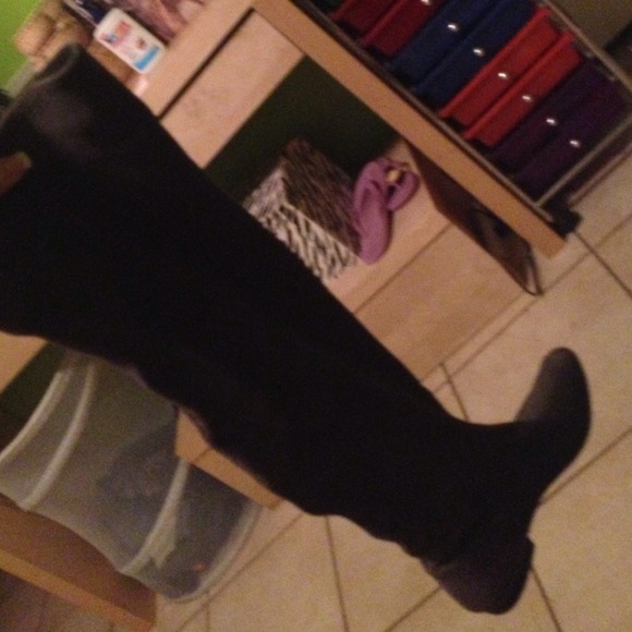 Boots - Picture 3 of 3