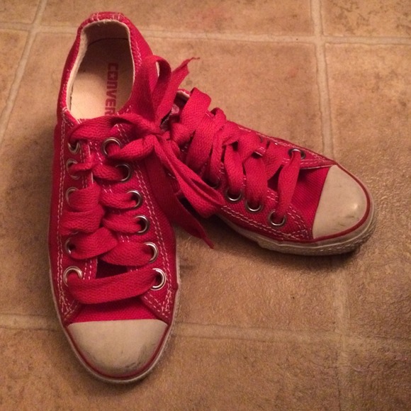 Red Converse big grommets!