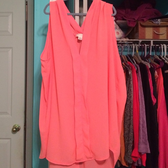 V-neck tank top blouse