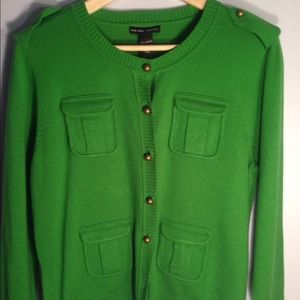 🎉🎉HP 7/15🎉🎉 Green Cardigan with Gold Buttons.