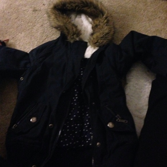 fur hooded blue jacket 💙