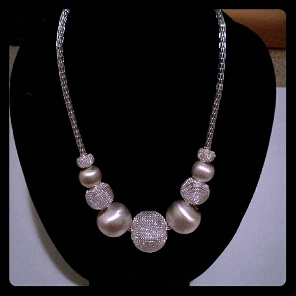 Super cute big pearl fashion necklace