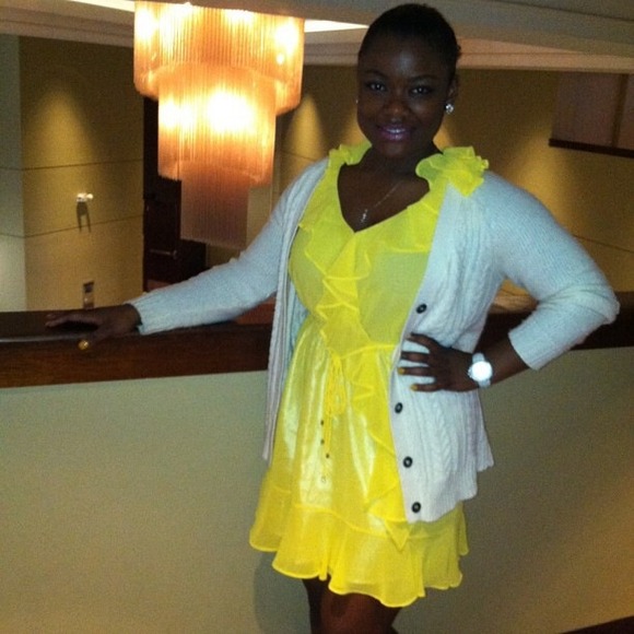 Yellow ruffle hem dress - Picture 1 of 2