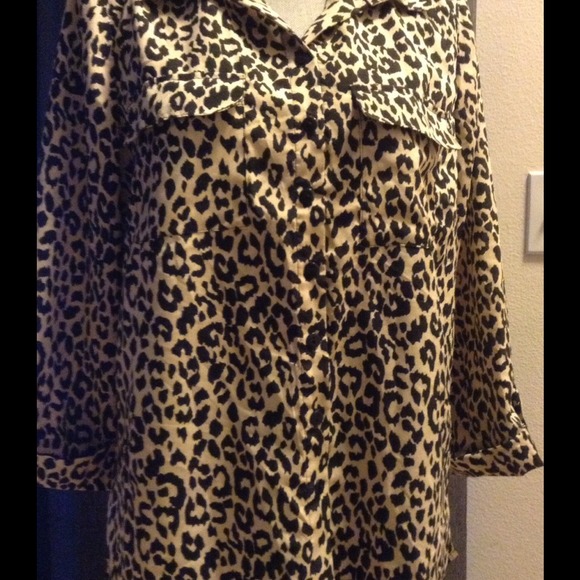 🚫DONATED🚫 NEW ANIMAL PRINT TOP