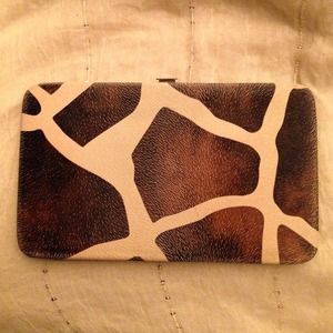 Giraffe print Flat Wallet