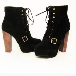 Steve Madden Carnaby Black Suede Boots