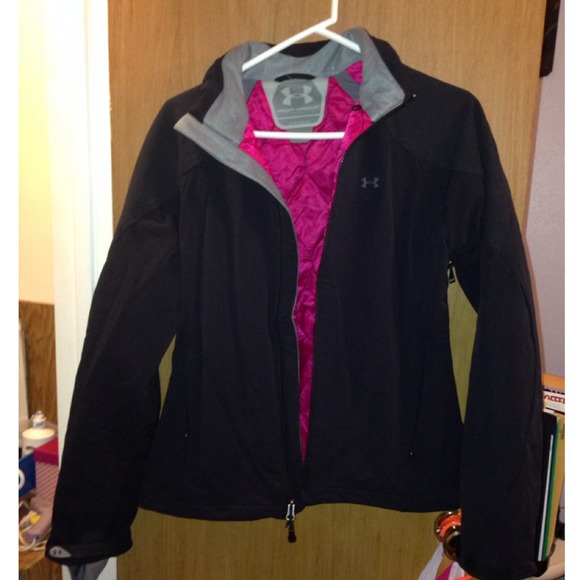 🚫 SOLD 🚫 Under Armour Jacket