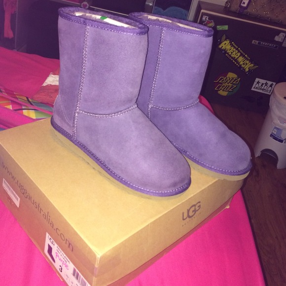 Purple UGGS (Kids Size3y)