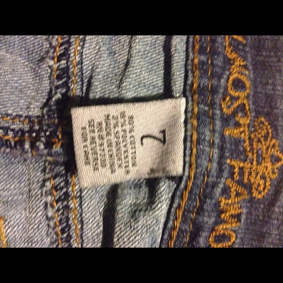 Shorts - Picture 3 of 3