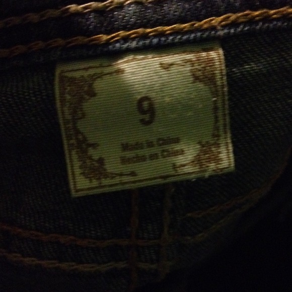 Shorts - Picture 3 of 3