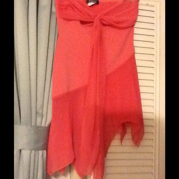 💖HP "Hot Trends" 7/14 💖Pink Strapless Top - Picture 2 of 4