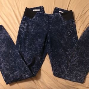 Nicki Minaj high waist jeans