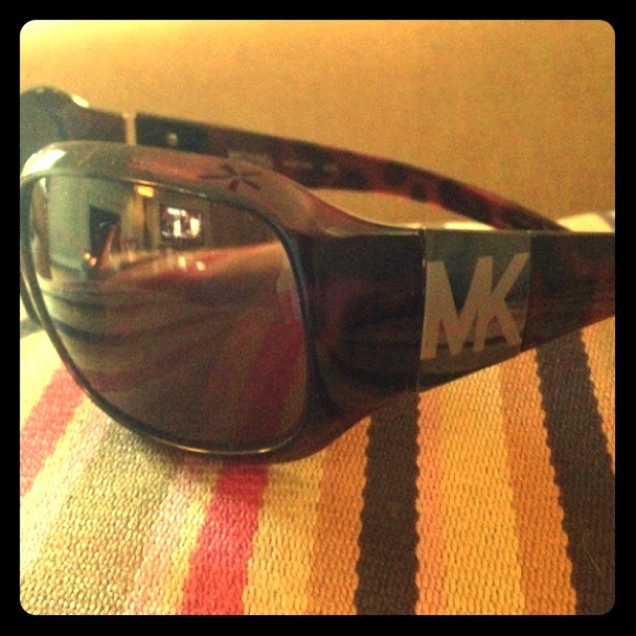 🚫on hold🚫 Michael Kors sunglasses
