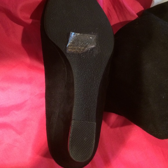 Boots - Picture 2 of 4