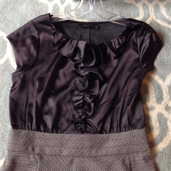 ⛔️Bundled⛔️ The Limited Empire Waist Dress - Picture 2 of 3