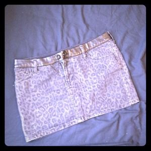 Mini leopard print skirt