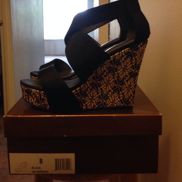 Open toe Cris Cross Summer Wedge