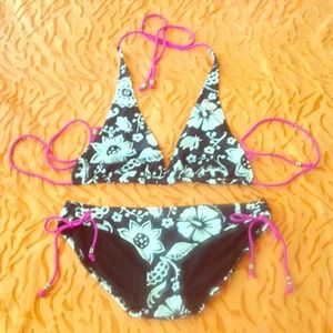 💥SOLD💥Black, White & Pink American Eagle Bikini